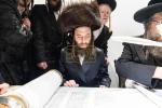 חגיגת הכנסת ספר תורה  להיכל ישיבת עסק התורה  ע"י הרבני הנגיד הרה"ח רבי יואל פליישמאן שליט"א פטרון הישיבה ונדבן הספר  בהשתתפות אדמור"י ורבני העיר שליט"א, מרביצי תורה ותלמידי הישיבה