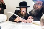 חגיגת הכנסת ספר תורה  להיכל ישיבת עסק התורה  ע"י הרבני הנגיד הרה"ח רבי יואל פליישמאן שליט"א פטרון הישיבה ונדבן הספר  בהשתתפות אדמור"י ורבני העיר שליט"א, מרביצי תורה ותלמידי הישיבה