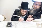 חגיגת הכנסת ספר תורה  להיכל ישיבת עסק התורה  ע"י הרבני הנגיד הרה"ח רבי יואל פליישמאן שליט"א פטרון הישיבה ונדבן הספר  בהשתתפות אדמור"י ורבני העיר שליט"א, מרביצי תורה ותלמידי הישיבה