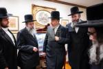 פולע גאלעריע: הנגיד ר' אברהם יודא גאלדבערגער הי"ו קויפט אפ בנין הענדל מרים מיט א נדבה פון צען מיליאן דאלער - בראשות כ"ק אדמו"ר מסאטמאר שליט"א.