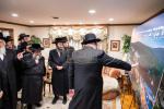 פולע גאלעריע: הנגיד ר' אברהם יודא גאלדבערגער הי"ו קויפט אפ בנין הענדל מרים מיט א נדבה פון צען מיליאן דאלער - בראשות כ"ק אדמו"ר מסאטמאר שליט"א.