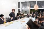 געהויבענע ביקור חיזוק דורך האדמו"ר מקרעטשניף-כפר עטה בקרב תלמידי שיעור ד' דשיכון סקווירא, וועלכע וויילן אין די טעג אויף א נסיעה אין ארה"ק 
