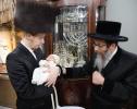 שמחת הוואך נאכט בבית הרבני הנגיד ר' מאיר פישל בהשתתפות כ"ק אדמו"ר מסקולען שליט"א פון לעיקוואד