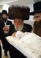 ברית פאר אור אייניקל פון הגה"צ רבי יצחק משה ערלאנגער שליט"א ביי כ"ק אדמו"ר מבוהוש שליט"א אין שכונת בית וגן ירושלים עיה"ק