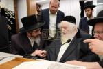 בחורי ישיבות באזוכן ביי כ"ק גאב"ד ירושלים שליט"א 