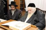 בחורי ישיבות באזוכן ביי כ"ק גאב"ד ירושלים שליט"א 