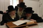בחורי ישיבות באזוכן ביי כ"ק גאב"ד ירושלים שליט"א 