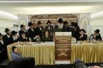 הרה"ק רבי יעקב מאיר שעכטער שליט"א ביים סעודת הילולא פון גאב"ד ירושלים בעל שערי טוביה זצוק"ל
