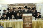 הרה"ק רבי יעקב מאיר שעכטער שליט"א ביים סעודת הילולא פון גאב"ד ירושלים בעל שערי טוביה זצוק"ל