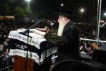 פרישע ווידיאוס: פייערדיגע דברות קודש פון כ"ק אדמו"ר מצאנז שליט"א ביים פראטעסט קעגן כלא 10