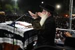פרישע ווידיאוס: פייערדיגע דברות קודש פון כ"ק אדמו"ר מצאנז שליט"א ביים פראטעסט קעגן כלא 10
