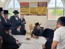 פולע ווידיאוס פון מעמד שווערע קוויטלעך בראשות כ"ק אדמו"ר מקרעטשניף כפר עטה שליט"א אין בישטינא
