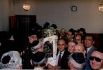 נאסטאלגישע בילדער ווידיאו פון הכנסת ספר תורה בחצר הקודש באבוב 