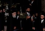 נאסטאלגישע בילדער ווידיאו פון הכנסת ספר תורה בחצר הקודש באבוב 