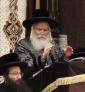 כ"ק אדמו"ר מבאבוב שליט"א: דער טאטע ז"ל האט נישט געוואלט האבן א קאר, ווייל מ'וואלט געקויפט א שיינע קאר, און זיין טאטע האט נישט געהאט אזאנס
