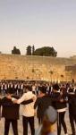 אידן זינגן ביים כותל, שטייענדיג נאנט צו תשעה באב