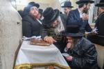 מסע הקודש "יזכור אהבתם" ע"י כ"ק אדמו"ר מקרעטשניף סיגעט שליט"א לציון של זקינו הרה"ק רבי מרדכי'לע מנדבורנא זי"ע בבישטינא ושבת קודש בליזענסק 