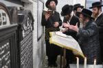 מסע הקודש "יזכור אהבתם" ע"י כ"ק אדמו"ר מקרעטשניף סיגעט שליט"א לציון של זקינו הרה"ק רבי מרדכי'לע מנדבורנא זי"ע בבישטינא ושבת קודש בליזענסק 