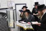 מסע הקודש "יזכור אהבתם" ע"י כ"ק אדמו"ר מקרעטשניף סיגעט שליט"א לציון של זקינו הרה"ק רבי מרדכי'לע מנדבורנא זי"ע בבישטינא ושבת קודש בליזענסק 