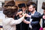 פולע גאלעריע: כ"ק אדמו"ר מקרעטשניף כפר עטה שליט"א אין בישטינא