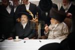 הרה"ק רבי יעקב מאיר שעכטער שליט"א ביים שמחת הברית לנין  כ"ק אדמו"ר מפינסק קארלין שליט"א 