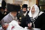 הרה"ק רבי יעקב מאיר שעכטער שליט"א ביים שמחת הברית לנין  כ"ק אדמו"ר מפינסק קארלין שליט"א 