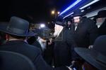 בילדער און ווידיאוס פון די פראטעסט פון חסידי גור קעגן גזירת הגיוס ביי כלא 10