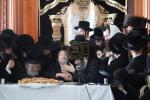  הרה"ק רבי יעקב מאיר שעכטער שליט"א ביים שמחת הברית לנכד הגה"צ רבי צבי מאיר זילבערבערג שליט"א 