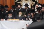  הרה"ק רבי יעקב מאיר שעכטער שליט"א ביים שמחת הברית לנכד הגה"צ רבי צבי מאיר זילבערבערג שליט"א 