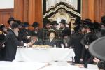  הרה"ק רבי יעקב מאיר שעכטער שליט"א ביים שמחת הברית לנכד הגה"צ רבי צבי מאיר זילבערבערג שליט"א 