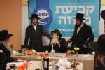 ערהאבענע מעמד 'קביעת מזוזות' פארגעקומען אינעם שפאגל נייעם 'כפים הויז' אין וויליאמסבורג אהערגעשטעלט מיט אלע צוגעהערן למען משפחות חולי ישראל, בראשות גדולי רבני העיר שליט"א