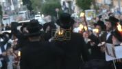 הונדערטע תושבי בני ברק ביים מקבל פנים זיין אסיר עולם התורה הבה"ח בנש"ק שמואל שמעלקא פינטער