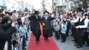 הונדערטע תושבי בני ברק ביים מקבל פנים זיין אסיר עולם התורה הבה"ח בנש"ק שמואל שמעלקא פינטער