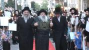 הונדערטע תושבי בני ברק ביים מקבל פנים זיין אסיר עולם התורה הבה"ח בנש"ק שמואל שמעלקא פינטער