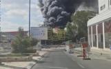 שריפה אין פאבריק: א ריזיגע פייער האט אויסגעבראכן ביי די שטרויס און טאפוגאן פאבריקן אין שדרות; עס זענען דא ערנסטע זארגן איבער געפערליכע כעמיקאלן (האזמאט).