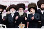 סעודת הודאה מוצאי שבת נחמו בראשות כ"ק אדמו"ר מסקולען שליט"א