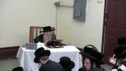  תשעה באב ביי כ"ק מרן אדמו"ר מצאנז קלויזענבורג שליט"א במעון קדשו נעבן מחנות צאנז קלויזענבורג אין  וואדבורן