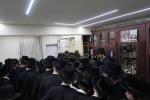 תלמידי ישבה קטנה מהרי"ט בנשיאות הגרח"צ מייזליש פארהערן זיך אויף די לימודים ביי הגה"צ רבי אברהם יעקב הלוי איצקאוויטש שליט"א חדב"נ מרן בעל שבט הלוי זי"ע ורב דקהל שבט הלוי ירושלים