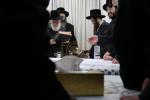 תלמידי ישבה קטנה מהרי"ט בנשיאות הגרח"צ מייזליש פארהערן זיך אויף די לימודים ביי הגה"צ רבי אברהם יעקב הלוי איצקאוויטש שליט"א חדב"נ מרן בעל שבט הלוי זי"ע ורב דקהל שבט הלוי ירושלים
