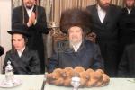 הגה"צ ר' יעקב  מאיר שעכטער שליט"א אין קרית ספר ביי די שמחת הבר מצוה פון זיין אייניקל.