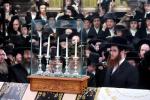 כ"ו אב ביי כ"ק אדמו"ר מסאטמאר שליט"א. תפילת שחרית אין היכל המתיבתא סניף דברי יואל. און דערנאך ביים מסיבת לחיים פארן ארויף גיין צום ציון הק'. און דערנאך ביים פוקד זיין די ציון הק'.