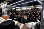 כ"ו אב ביי כ"ק אדמו"ר מסאטמאר שליט"א. תפילת שחרית אין היכל המתיבתא סניף דברי יואל. און דערנאך ביים מסיבת לחיים פארן ארויף גיין צום ציון הק'. און דערנאך ביים פוקד זיין די ציון הק'.