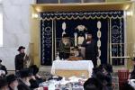 כ"ו אב ביי כ"ק אדמו"ר מסאטמאר שליט"א. תפילת שחרית אין היכל המתיבתא סניף דברי יואל. און דערנאך ביים מסיבת לחיים פארן ארויף גיין צום ציון הק'. און דערנאך ביים פוקד זיין די ציון הק'.