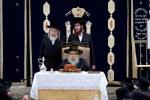 כ"ו אב ביי כ"ק אדמו"ר מסאטמאר שליט"א. תפילת שחרית אין היכל המתיבתא סניף דברי יואל. און דערנאך ביים מסיבת לחיים פארן ארויף גיין צום ציון הק'. און דערנאך ביים פוקד זיין די ציון הק'.