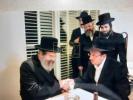 היסטארישע בילדער פון כ"ק אדמו"ר עטרת ישראל מסאדיגורא שליט"א לרגל די יארצייט 