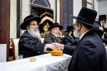 פולע גאלעריע: שמחת התנאים לבן הגה"צ רבי שלום טייטלבוים שליט"א חתן הגה"צ ראש ישיבת סאטמאר בני ברק שליט"א מיט די טאכטער פון הגה"צ רבי שלמה רובין שליט"א אבד"ק ציעשנוב קרית יואל פארגעקומען אין קרית יואל