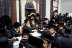 פולע גאלעריע: שמחת התנאים לבן הגה"צ רבי שלום טייטלבוים שליט"א חתן הגה"צ ראש ישיבת סאטמאר בני ברק שליט"א מיט די טאכטער פון הגה"צ רבי שלמה רובין שליט"א אבד"ק ציעשנוב קרית יואל פארגעקומען אין קרית יואל