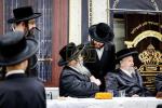 פולע גאלעריע: שמחת התנאים לבן הגה"צ רבי שלום טייטלבוים שליט"א חתן הגה"צ ראש ישיבת סאטמאר בני ברק שליט"א מיט די טאכטער פון הגה"צ רבי שלמה רובין שליט"א אבד"ק ציעשנוב קרית יואל פארגעקומען אין קרית יואל
