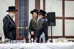פולע גאלעריע: שמחת התנאים לבן הגה"צ רבי שלום טייטלבוים שליט"א חתן הגה"צ ראש ישיבת סאטמאר בני ברק שליט"א מיט די טאכטער פון הגה"צ רבי שלמה רובין שליט"א אבד"ק ציעשנוב קרית יואל פארגעקומען אין קרית יואל
