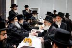 פולע גאלעריע: שמחת התנאים לבן הגה"צ רבי שלום טייטלבוים שליט"א חתן הגה"צ ראש ישיבת סאטמאר בני ברק שליט"א מיט די טאכטער פון הגה"צ רבי שלמה רובין שליט"א אבד"ק ציעשנוב קרית יואל פארגעקומען אין קרית יואל
